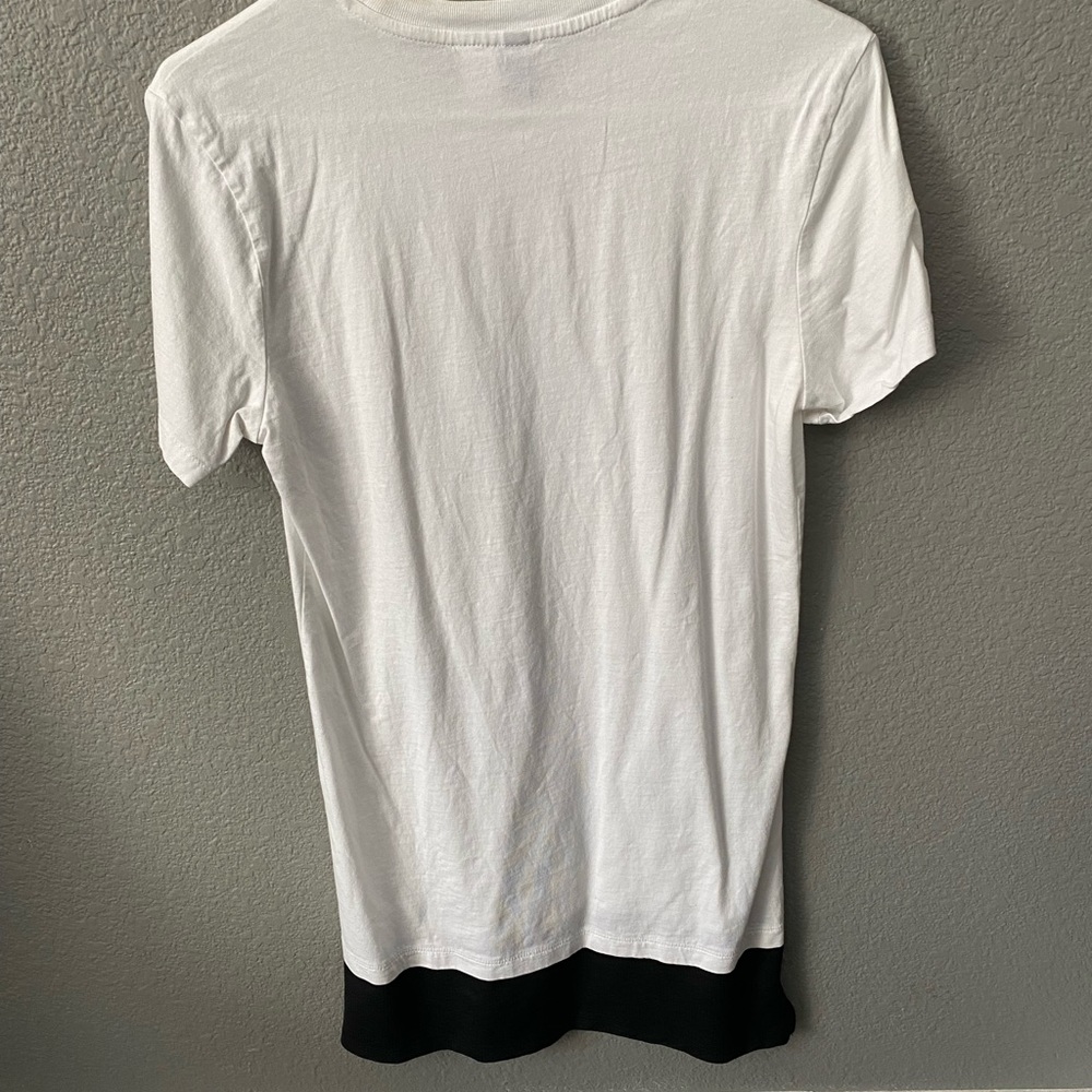 T-shirt - Picture 2 of 3